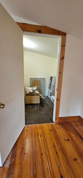Building Photo - 13 Pleasant St