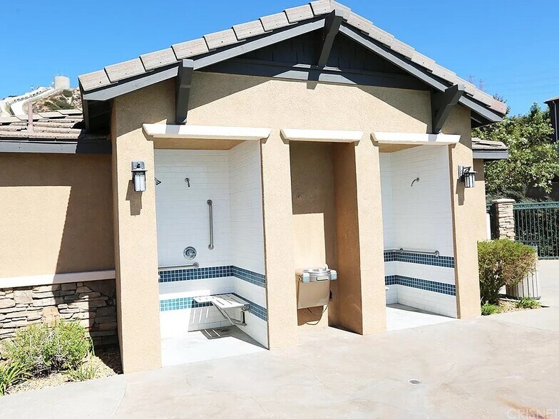 Building Photo - 16707 Nicklaus Dr