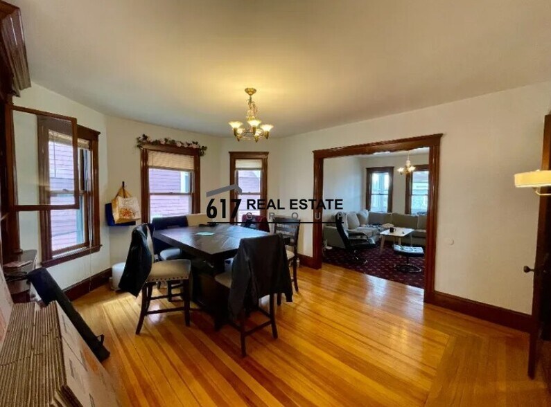 Building Photo - 449 Broadway