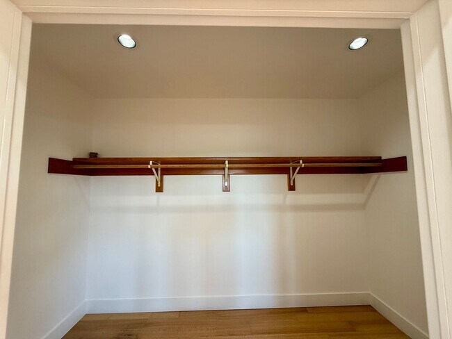 Building Photo - 51 Via Los Altos