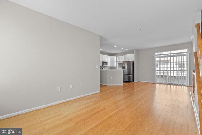 Building Photo - 519 Ensemble Ct