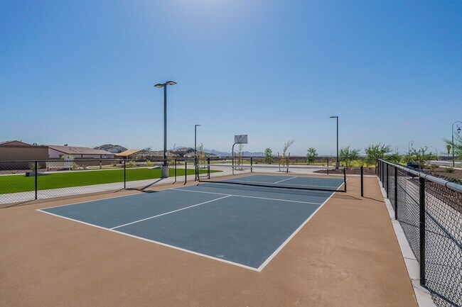 Building Photo - Modern 3-Bed + Den Home in Ventana De Estrellas