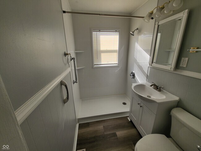 Building Photo - 3151 W 18th St