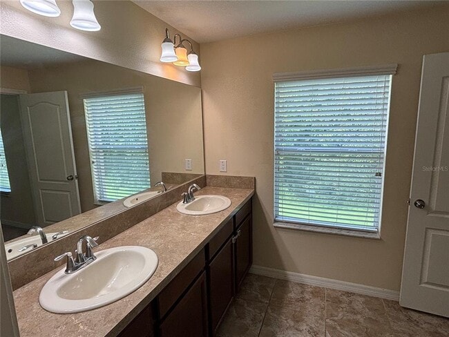 Building Photo - 11187 Savannah Landing Cir