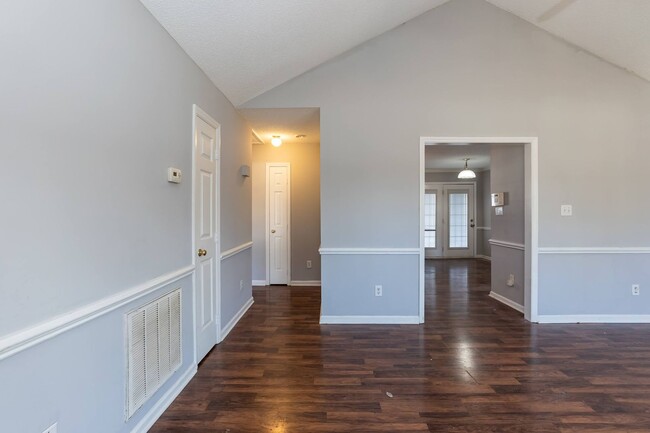 Building Photo - Great Corner Lot Home in Downtown Clayton