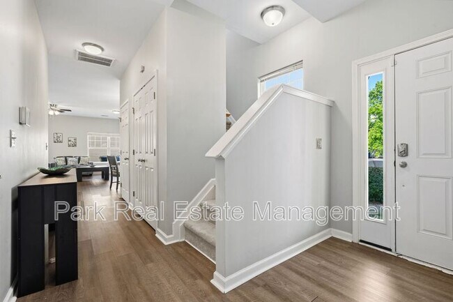 Building Photo - 1326 Stone Manor Dr