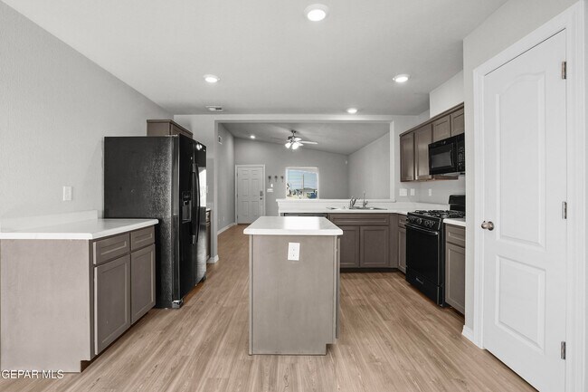 Building Photo - 1056 Nalito Beltran Pl