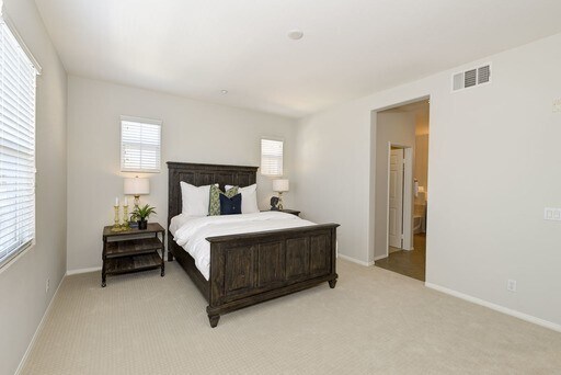 Building Photo - Immaculate 2 Bedroom Irvine Condo