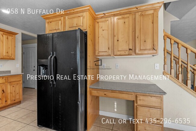 Building Photo - 958 N Buffalo Dr