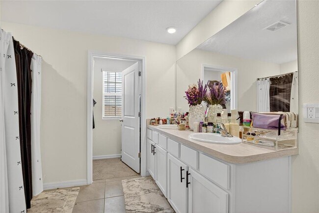Building Photo - 2841 Gumbo Limbo Dr