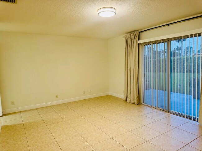 Building Photo - 3601 SW Ballweg St