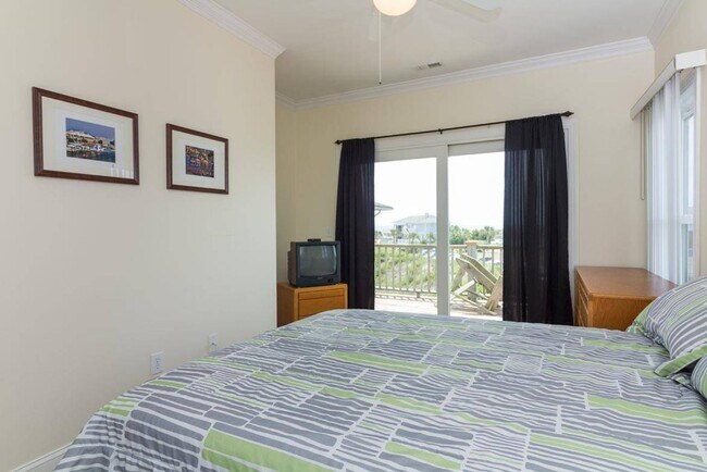 Building Photo - (W098) 4 Sea Oats Lane, Wrightsville Beach...