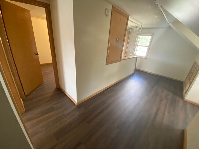 Building Photo - 5 Bedroom by NDSU!!