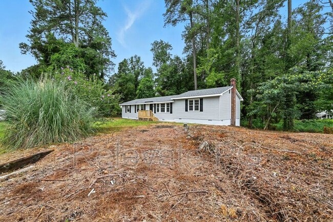 Building Photo - 6432 Maple Rd