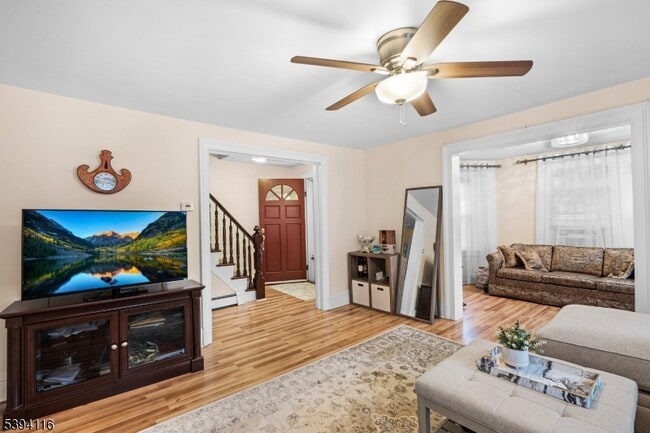 Building Photo - 10 Kenvil Ave