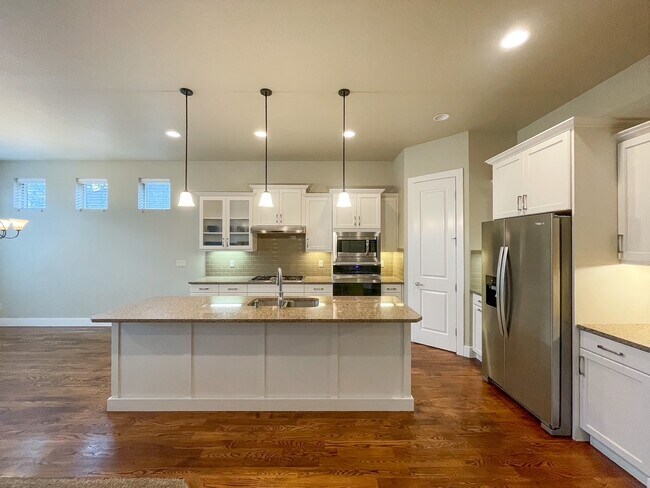 Building Photo - 307 E Grove Creek Ln