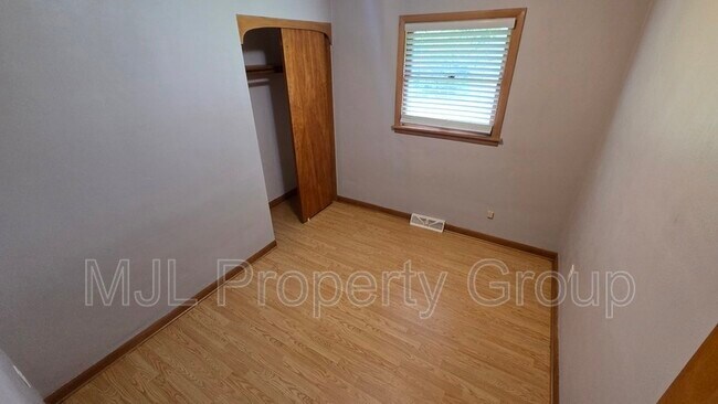 Building Photo - 1512 Robeson Ave