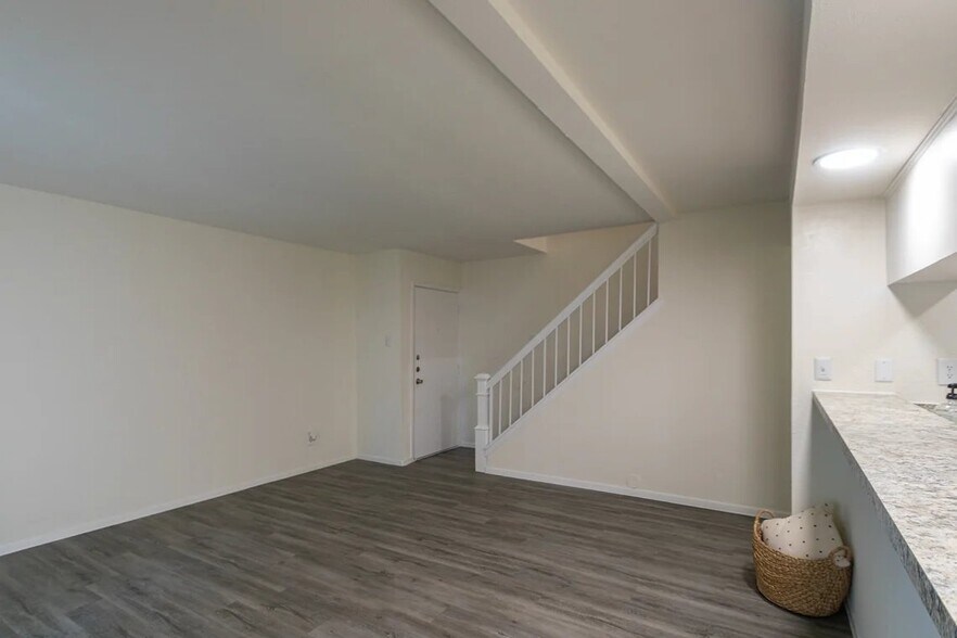 Building Photo - 6251 Melody Ln