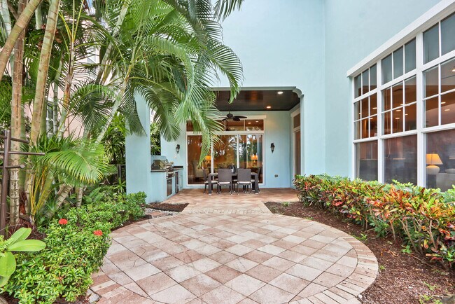 Building Photo - 124 Tulip Tree Ct