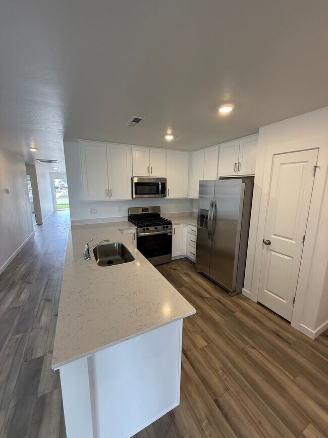 Building Photo - Beautiful 4 bed 2 Bath Home in Nampa