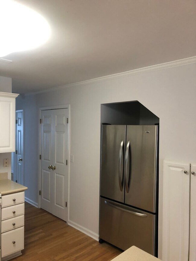 Building Photo - Greenville, 3BD/2.5 plus bonus, 1839SF