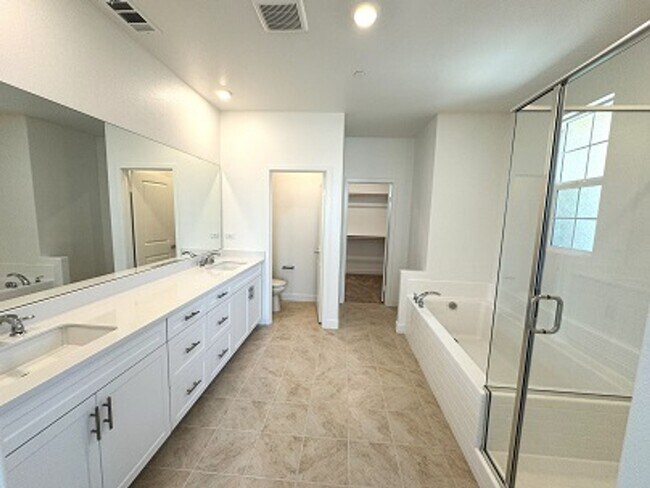 Building Photo - New house in a Brand new community in the heart of desert close to Freeway I 10