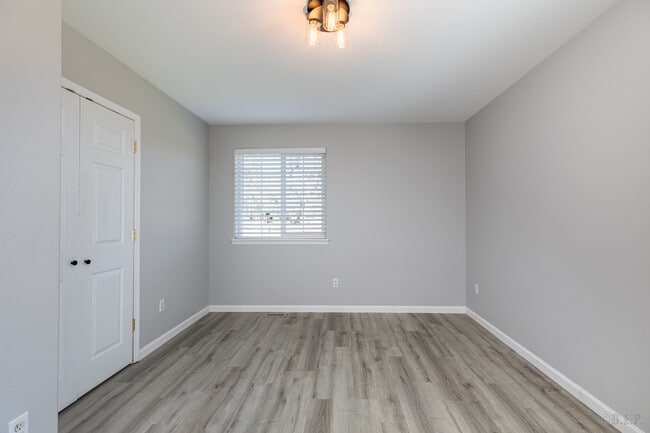Building Photo - 59941 Windy Ridge Dr
