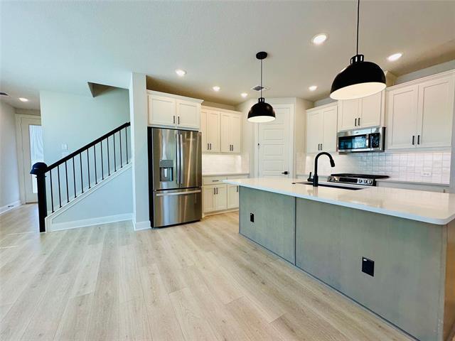 Building Photo - 4801 Maxwell Dr