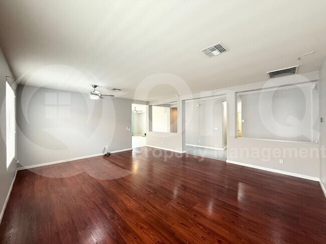Building Photo - 45513 W Starlight Dr