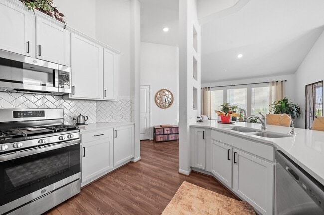 Building Photo - 1313 Mainland Shrs Ln