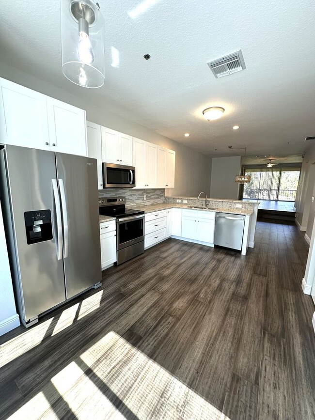 Building Photo - TIERRA VERDE - Updated Unfurn. Annual - 3 ...