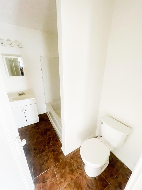 Building Photo - 214 1st Dr NW