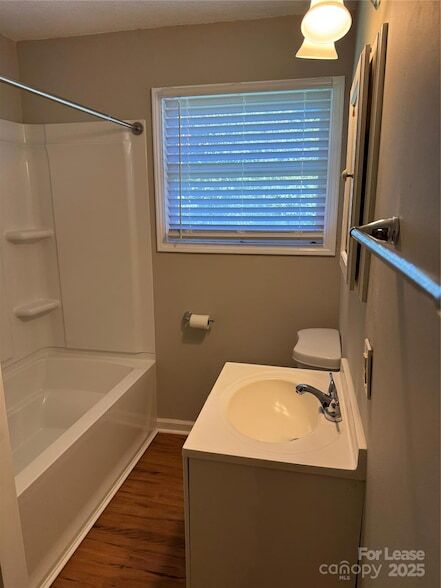 Building Photo - 109 Pine Inn Dr