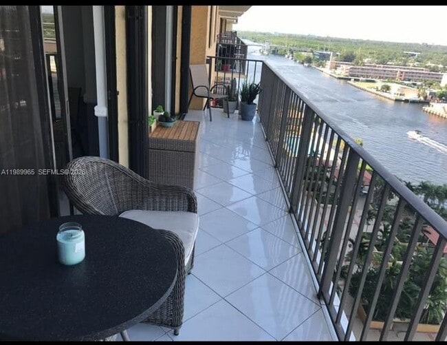 Building Photo - 290 174th St St