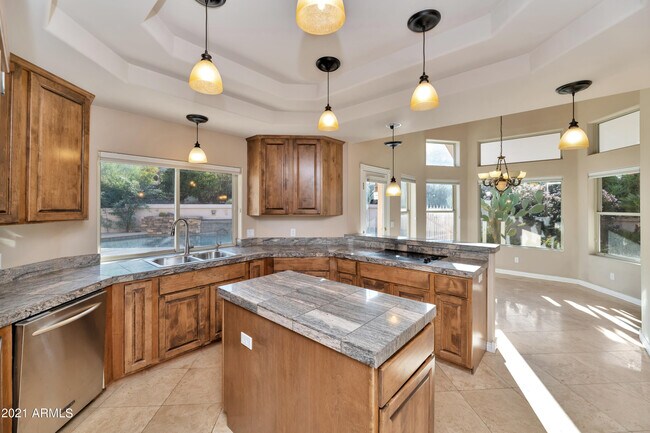 Building Photo - 1101 E Brook Hollow Dr