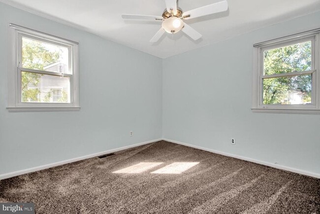 Building Photo - 1466 Bluejay Rd