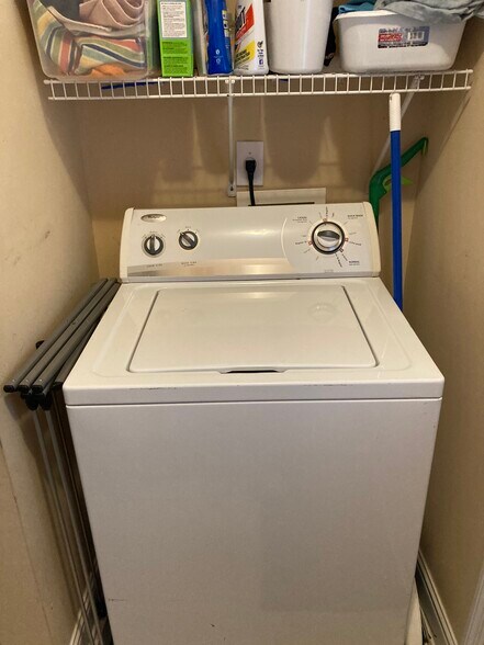 Building Photo - 231 Littleton Way