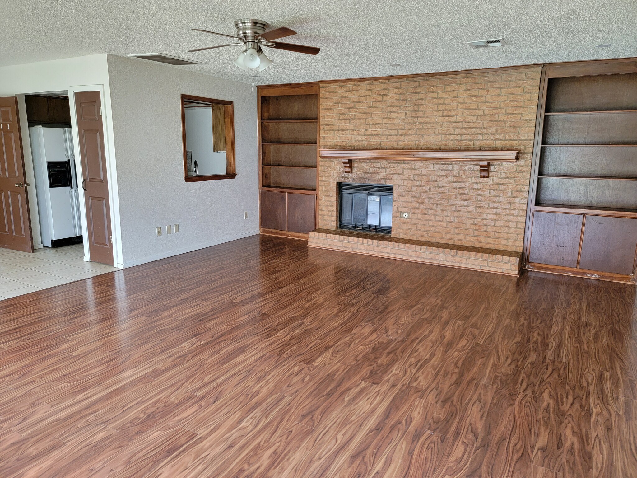Building Photo - 8112 Azalea Ave