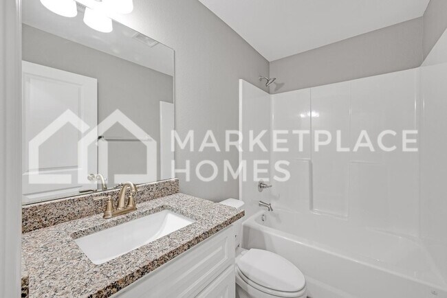 Building Photo - 417 W 20th St