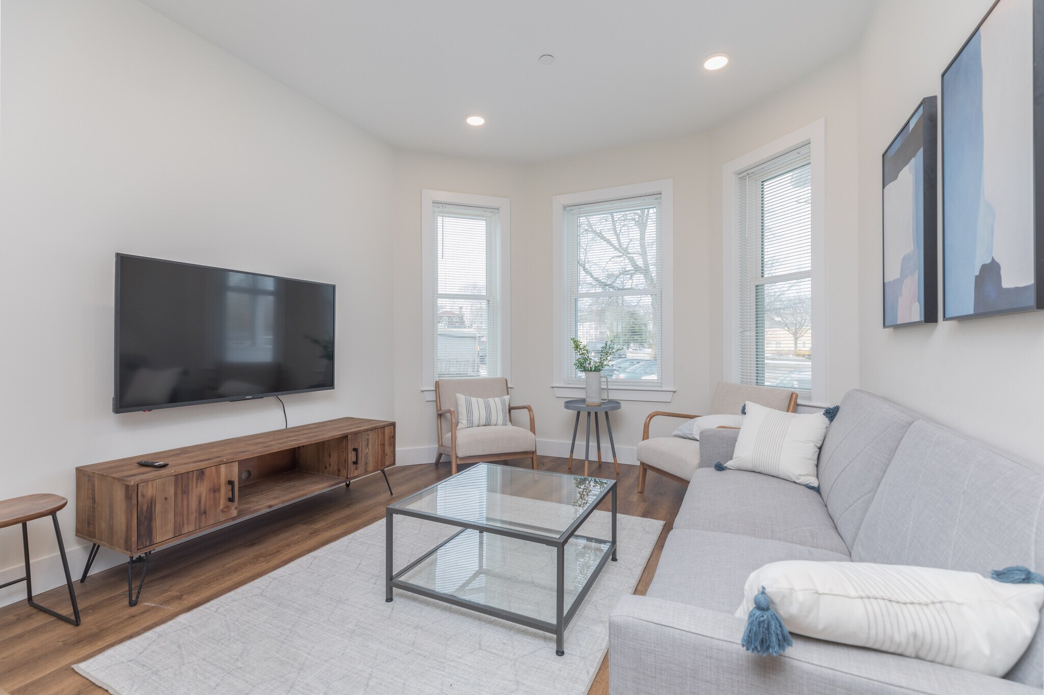 Building Photo - 843 Columbia Rd