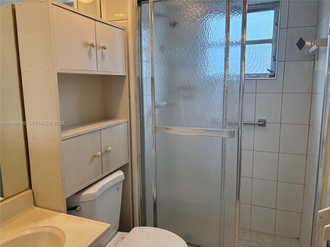 Building Photo - 200 Ashbury Rd