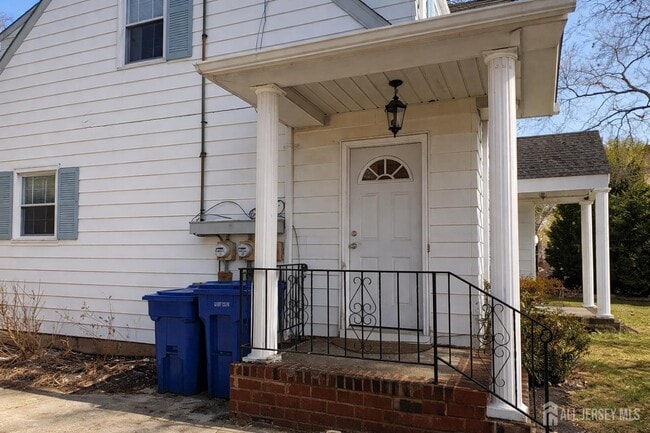 Building Photo - 3 Jerome Pl