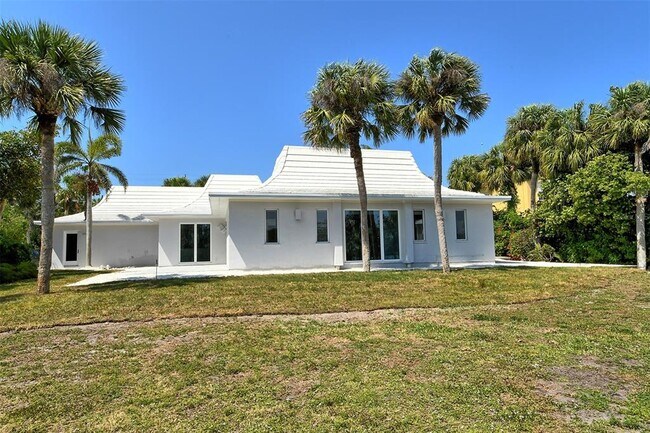 Building Photo - 2800 Casey Key Rd