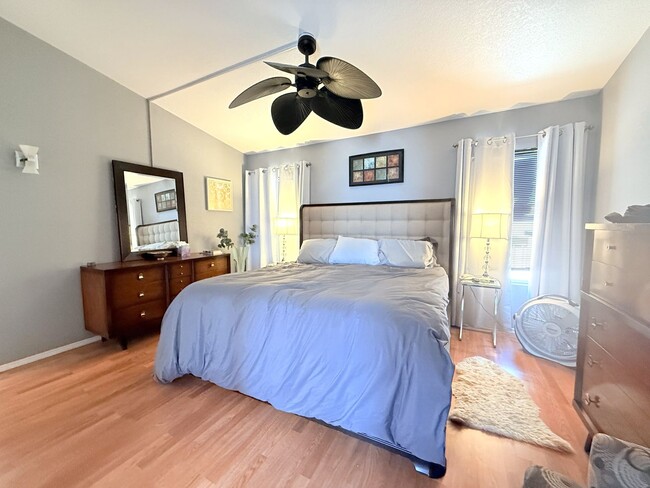 Building Photo - AVAILABLE NOW! 3 Bed / 2 Bath Condo in 55+...