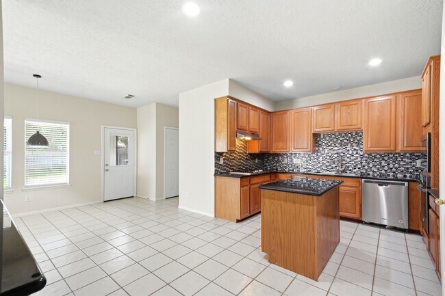Building Photo - 3126 Waters View Dr