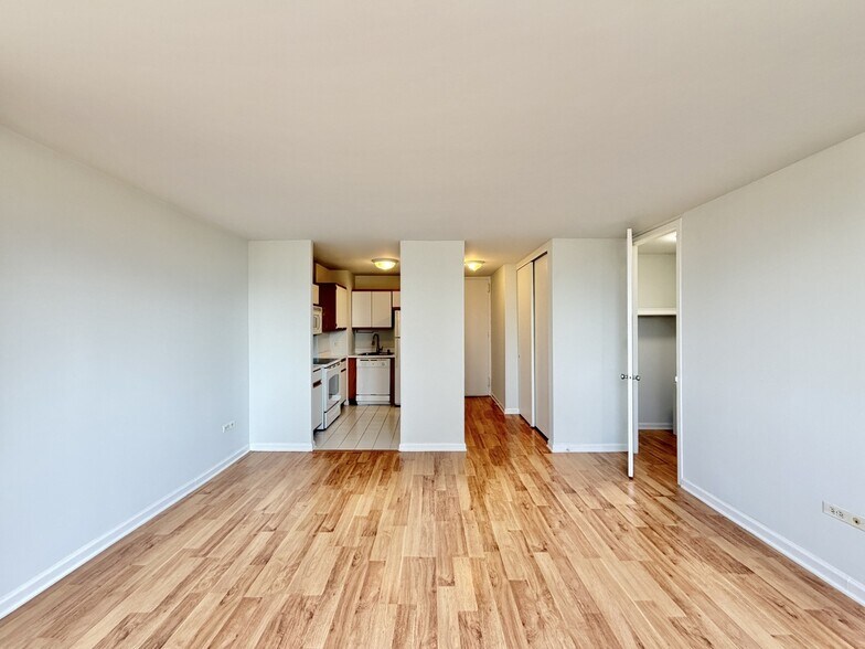 Building Photo - 1442 N Dearborn St