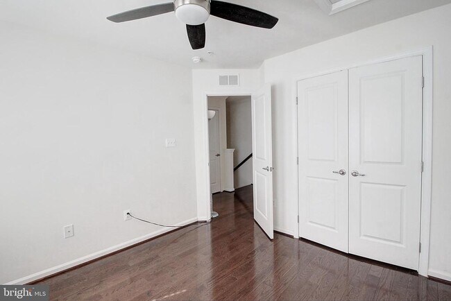 Building Photo - 5919 Leben Dr