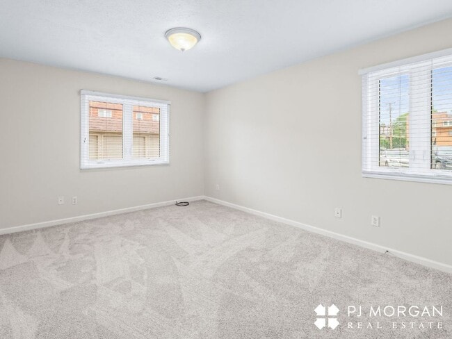 Building Photo - 2 Bedroom, 2 Bathroom Condo