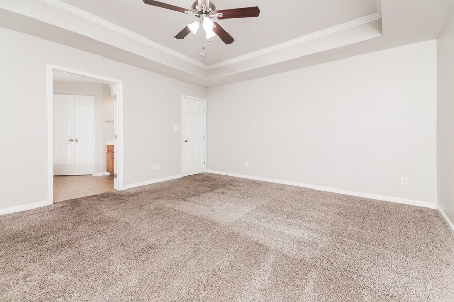 Building Photo - 8173 Rolling Glenn Dr