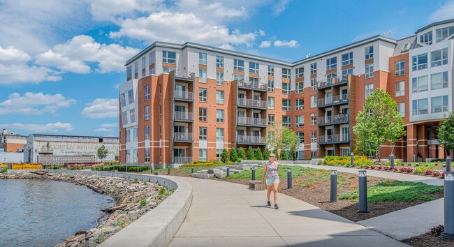 Building Photo - 173 Border St